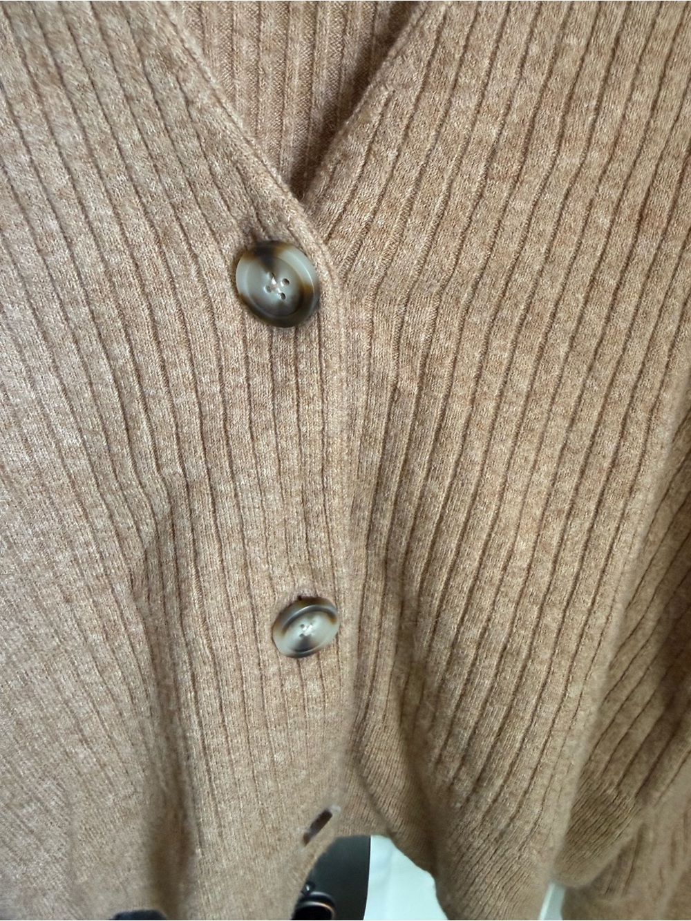 Madewell Ribbed V-Neck Button Cardigan in Camel size L. EUC. No flaws. - Picture 5 of 7